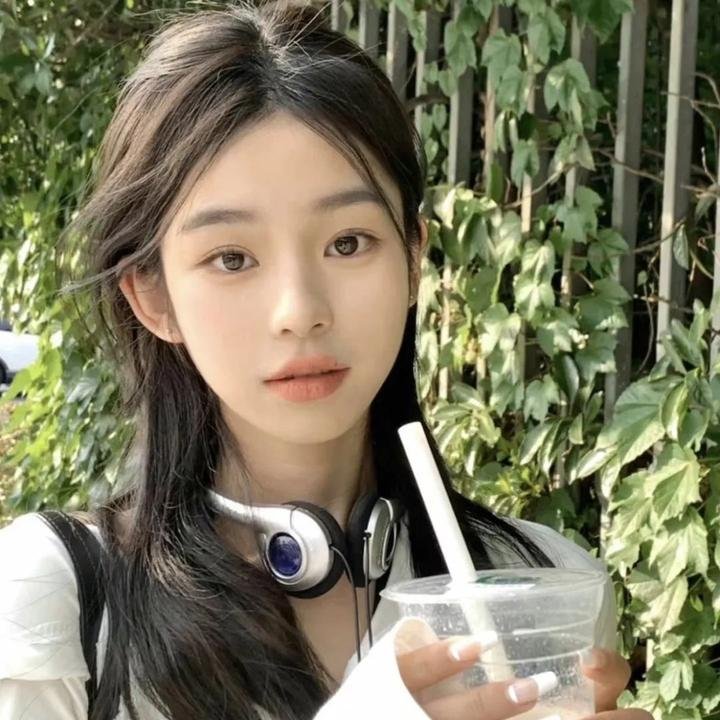 老艺术家孙女又出大瓜：走后门进组，学校展开调查，整整一周